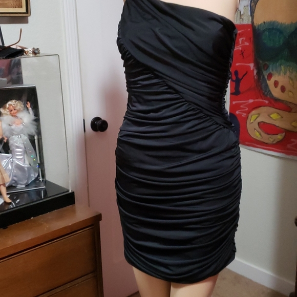 Mystic One Shoulder Black Stretchy Cocktail Dress - Picture 4 of 6